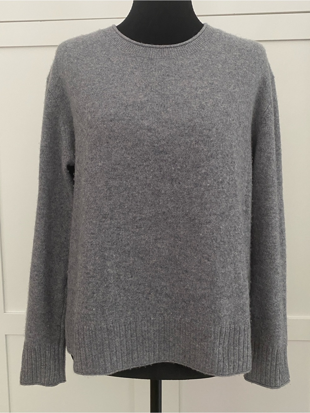 Rachel Zoe 100% 2 Ply Cashmere Grey Crewneck Sweater Soft Lightweight Size Small